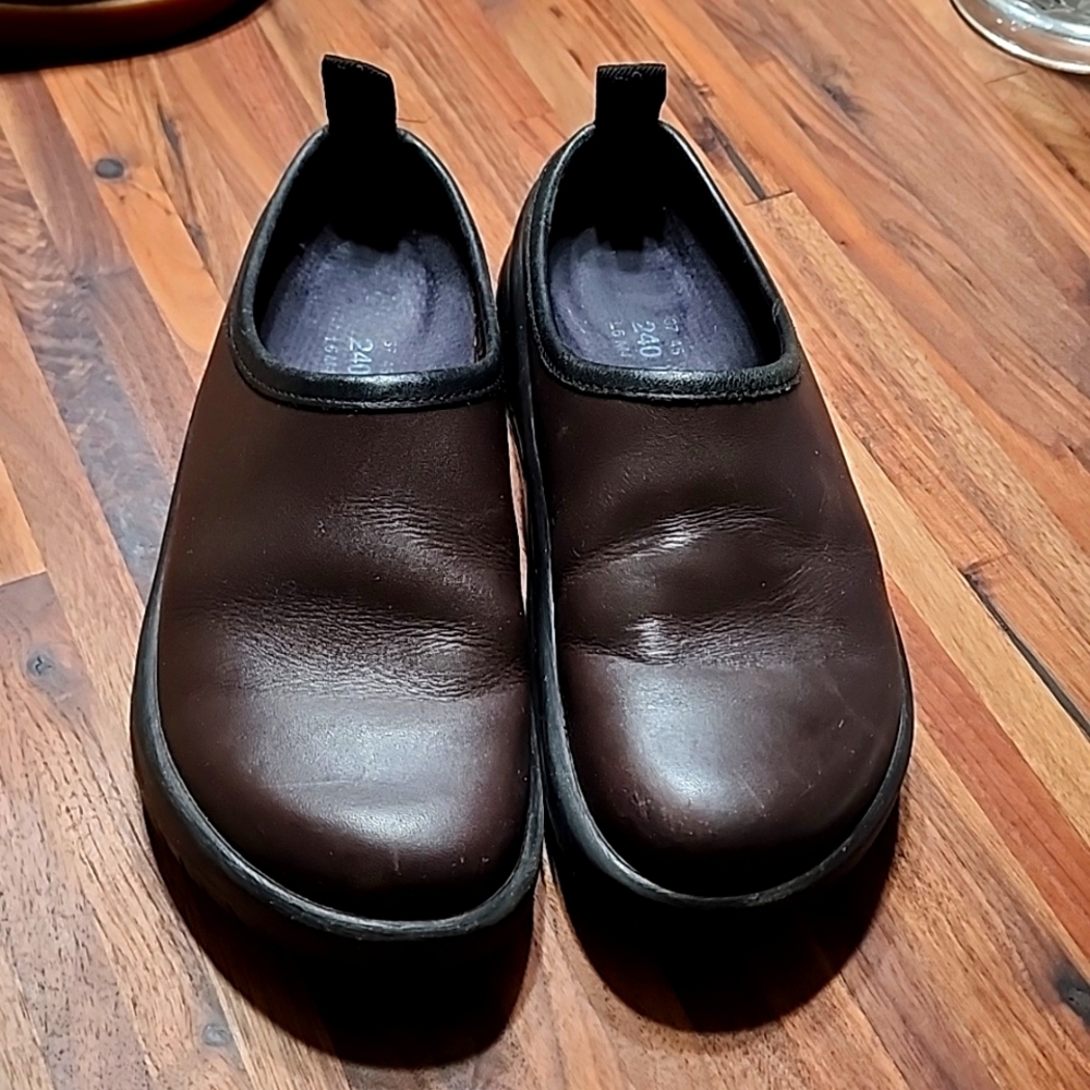 Tatami by Birkenstock brown slides, sz 37 regular/wide